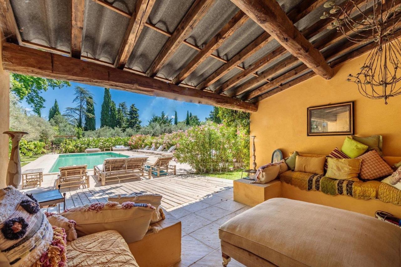 Bastide Du Regent Hotel Le Thor Eksteriør billede