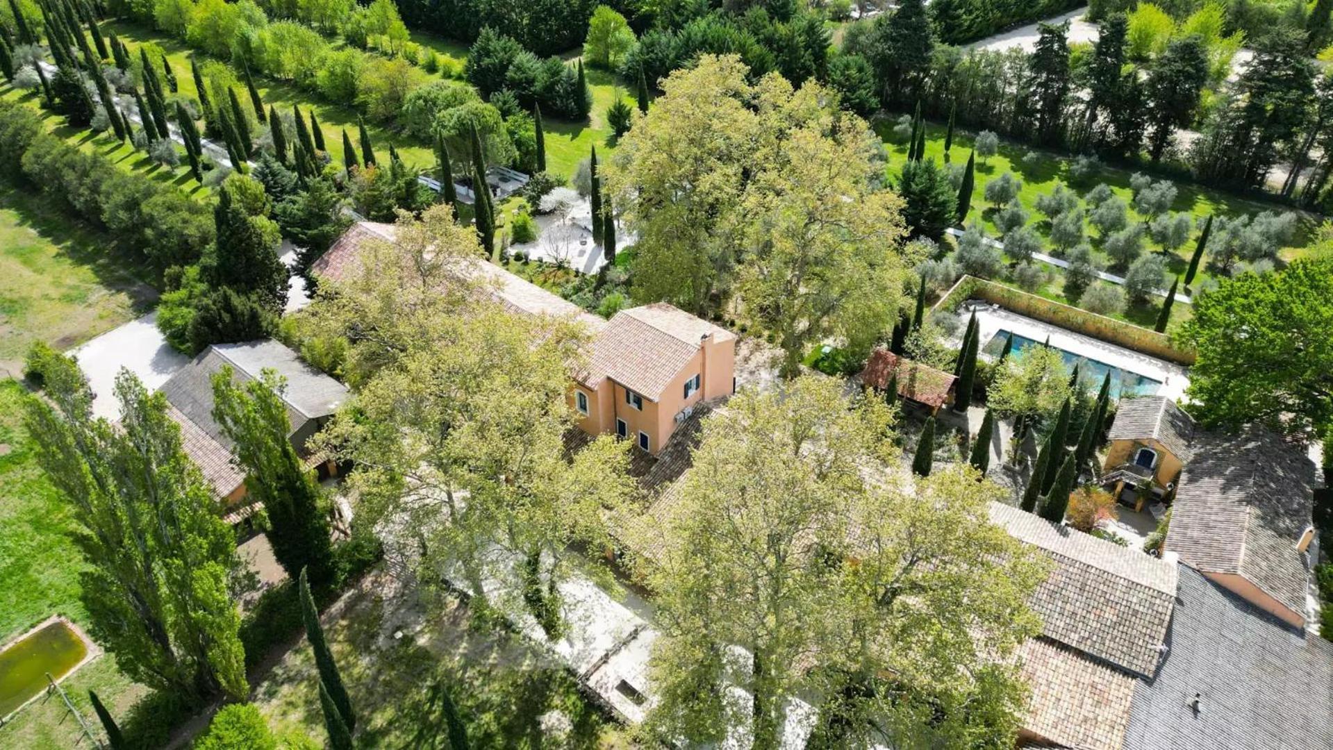 Bastide Du Regent Hotel Le Thor Eksteriør billede